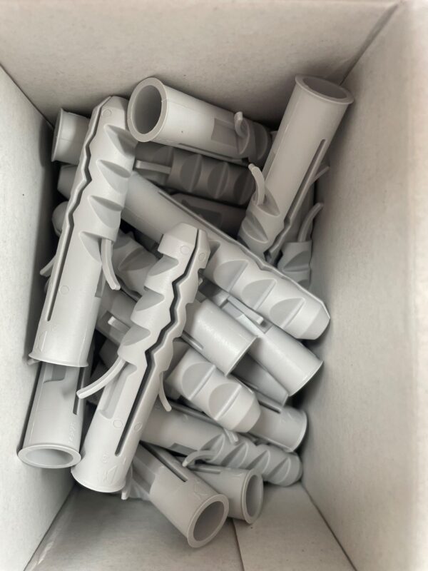 M14 x 90mm Nylon Plug Raw Plugs (25 per box) - Image 2